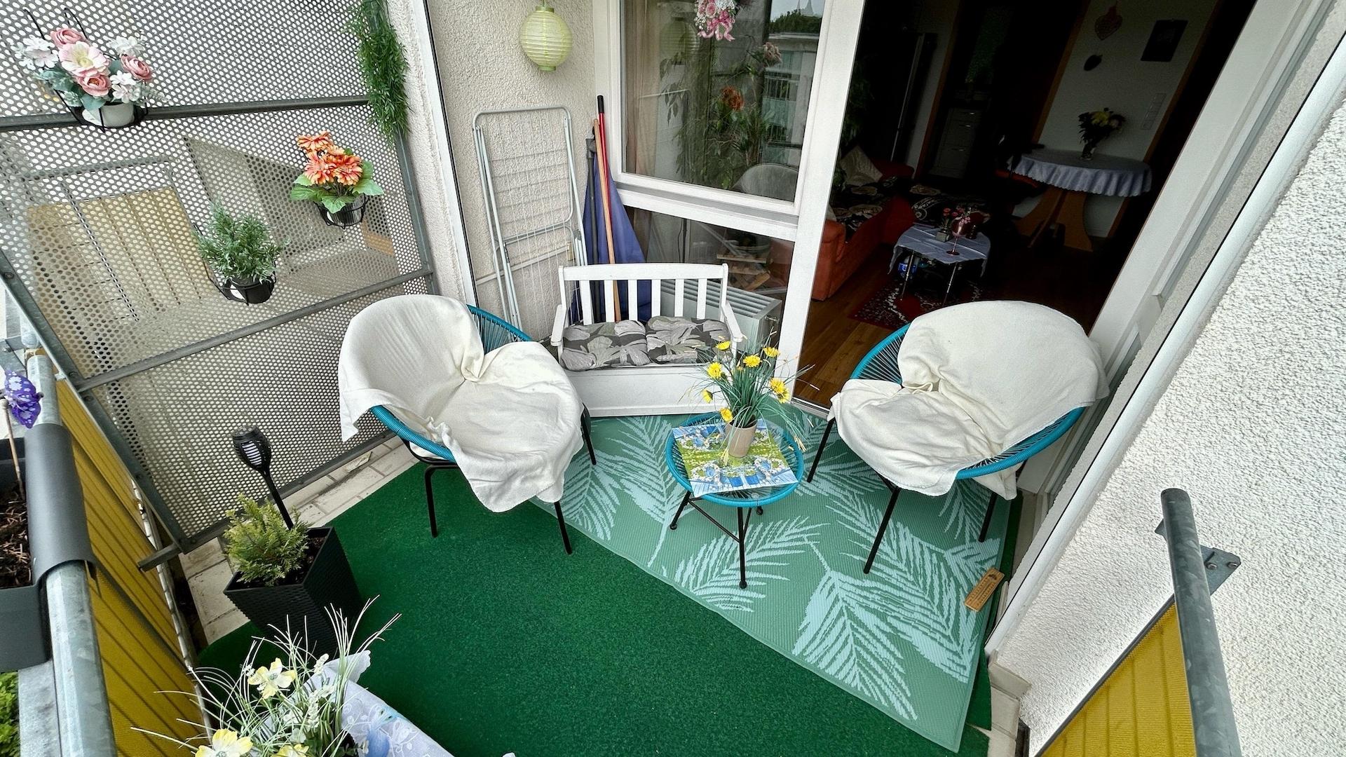 Balkon mit Markise