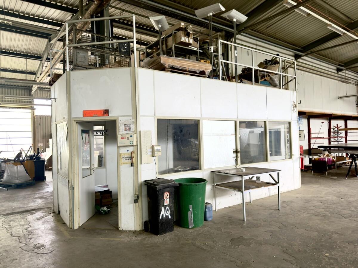 Hallen- Meisterbüro