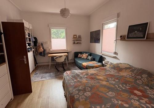 Schlafzimmer 1