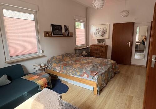 Schlafzimmer 1
