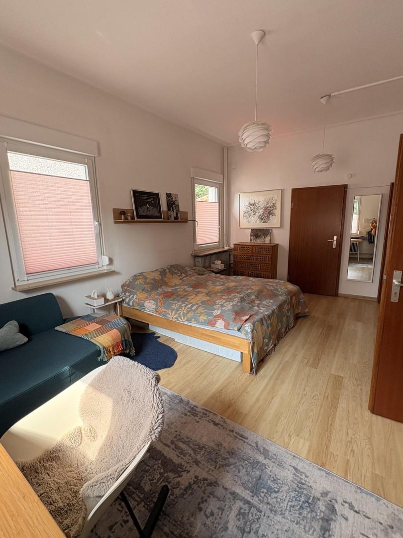 Schlafzimmer 1