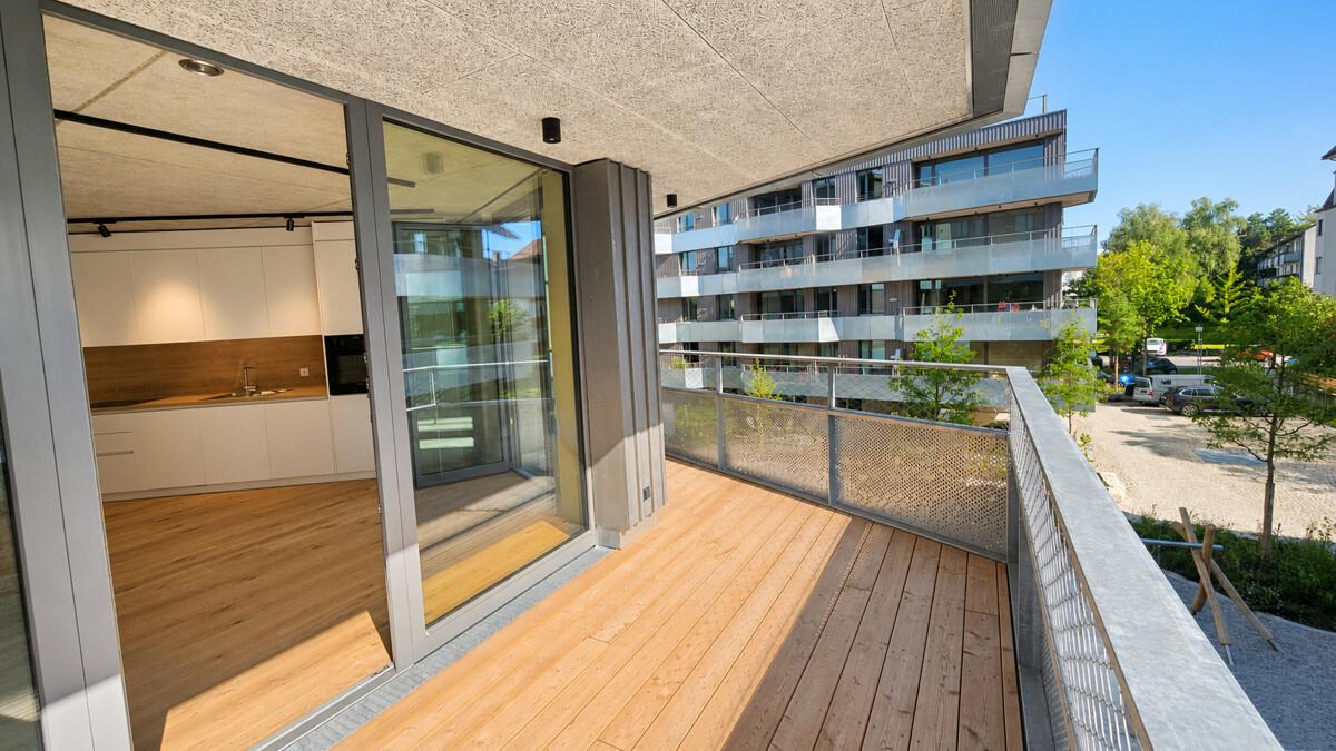 Großer überdachter Balkon