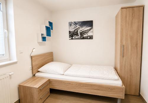 Schlafzimmer 1