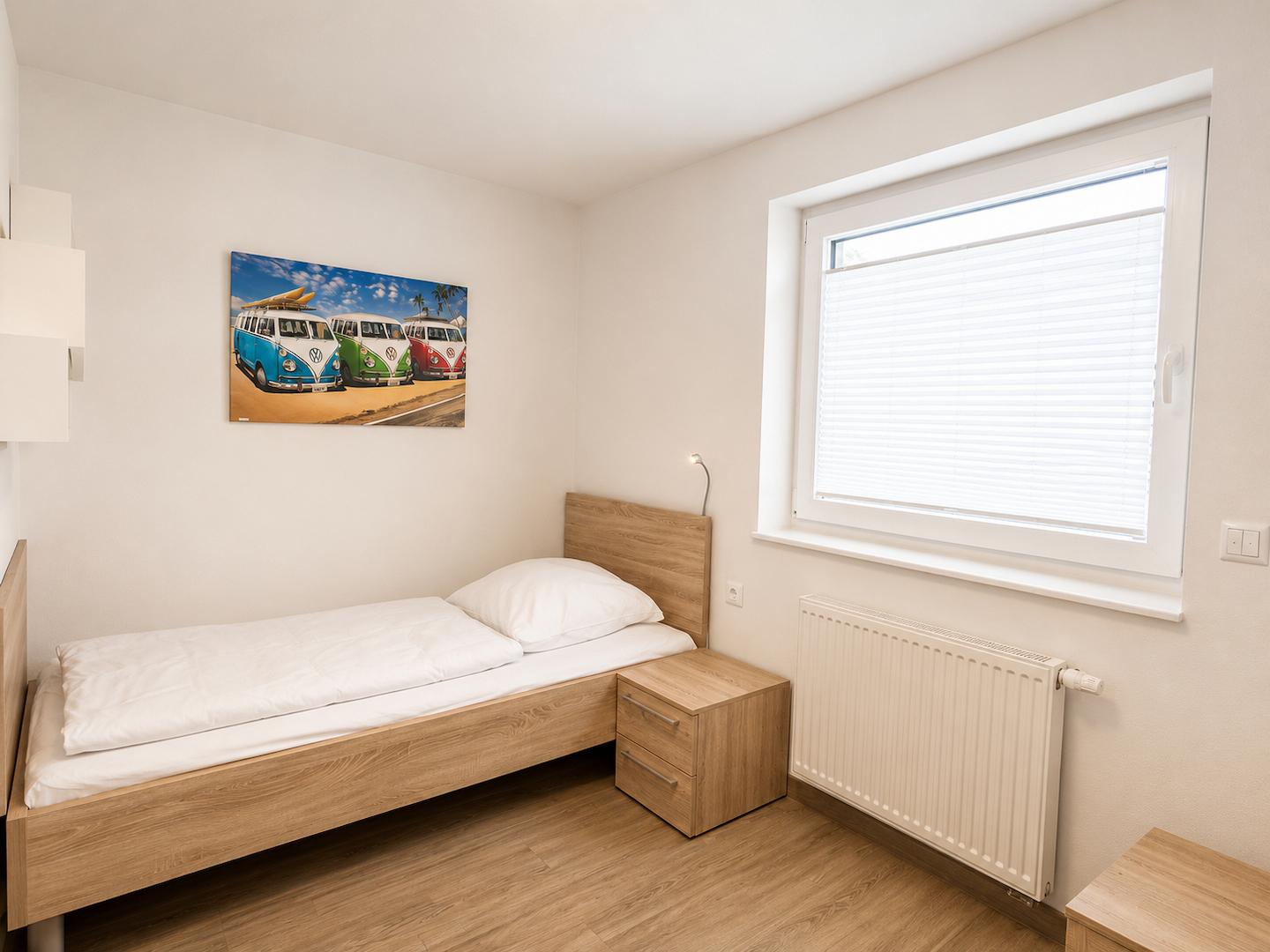 Schlafzimmer 1