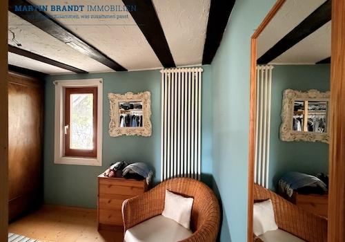 Schlaf- oder Ankleidezimmer im OG
