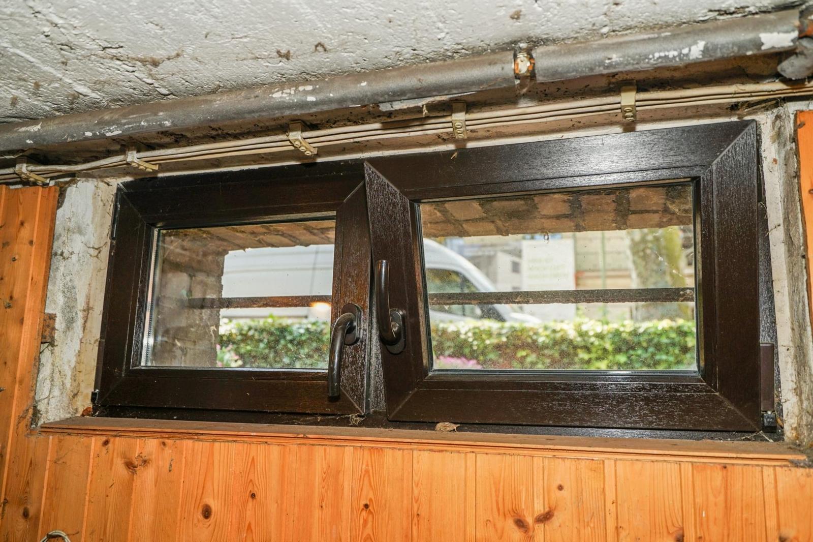 Kellerfenster