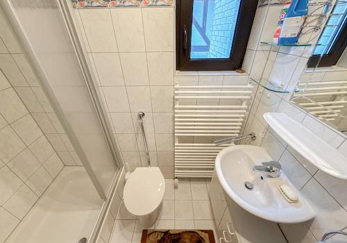 Haus 1 OG Duschbad
