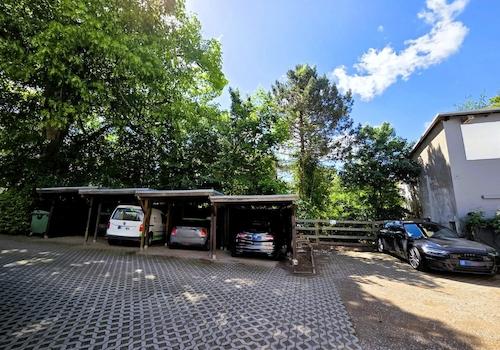 Carports und Stellplätze