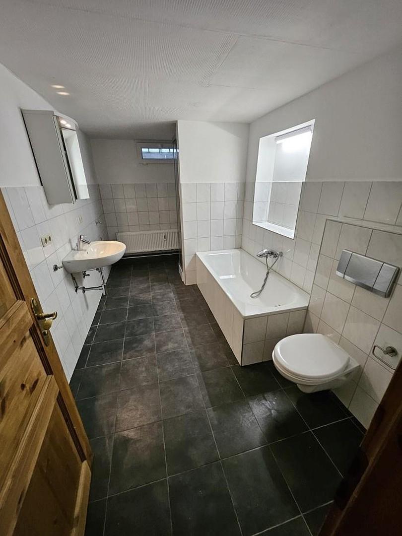 Badezimmer Souterrainwohnung