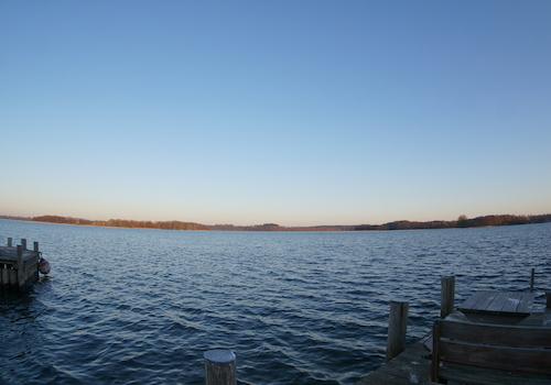 Steg mit Bucht