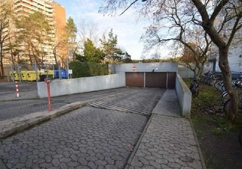 Tiefgarageneinfahrt