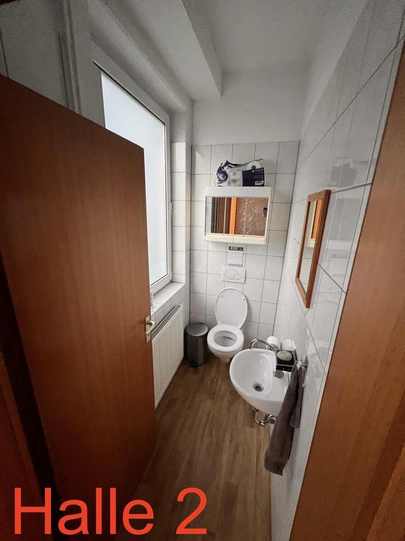 Halle 2 WC Damen EG
