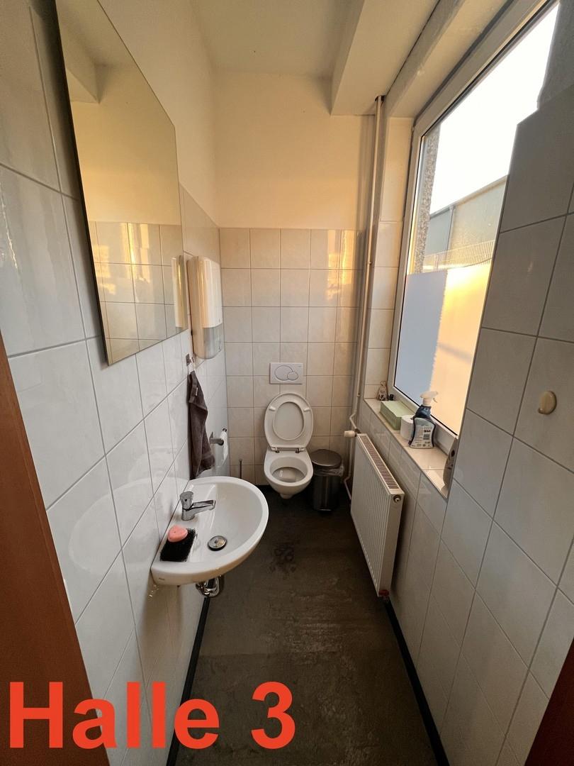 Halle 3 WC Damen EG
