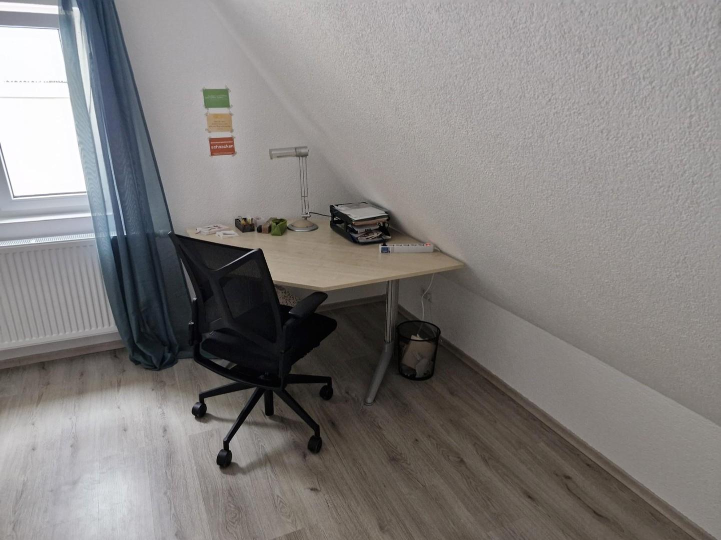 Zimmer links