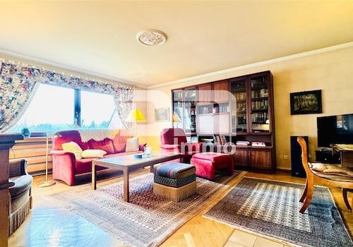 EG Wohnzimmer / Zugang Balkon
