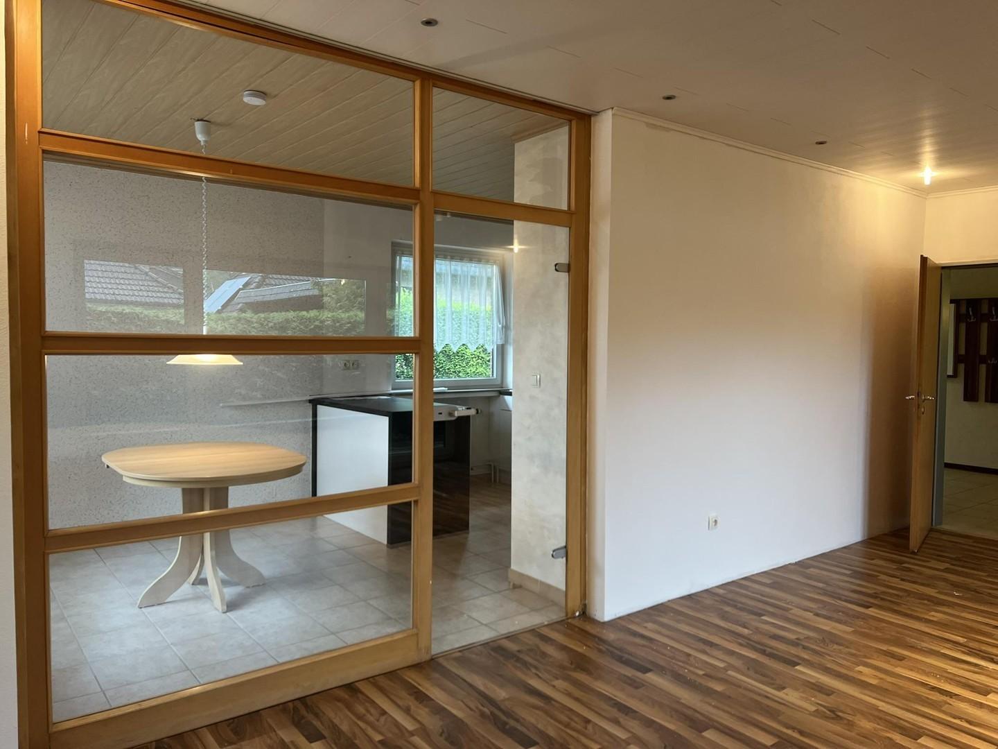 Wohnzimmer Blick in die Küche