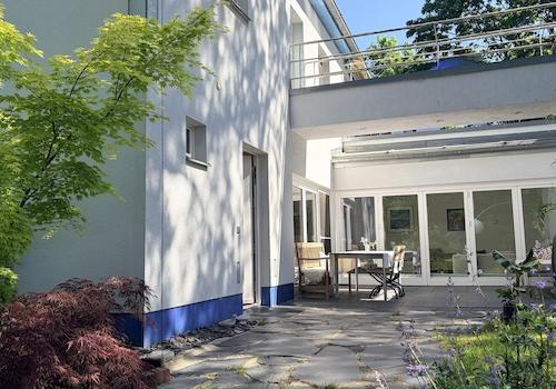 Eingangsbereich mit Terrasse