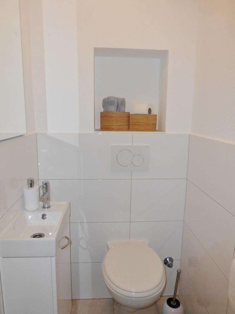 separates WC