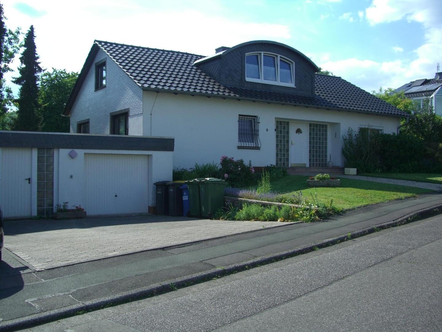 Front Anwesen von Osten aus