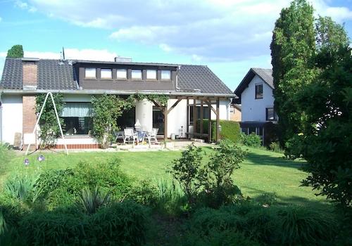 Südwestblick auf Terasse/Haus