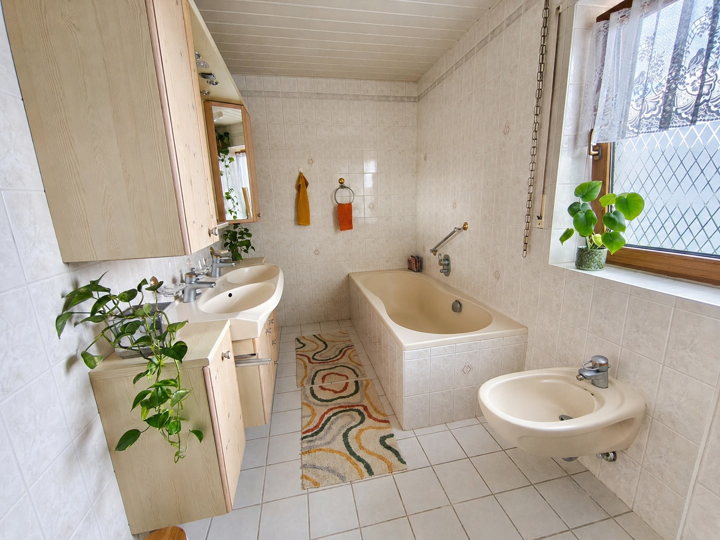 Badezimmer mit Wanne