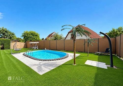 Hof - Pool