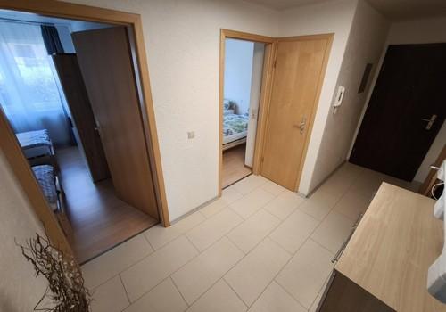 Flur Blick zu den Schlafräumen