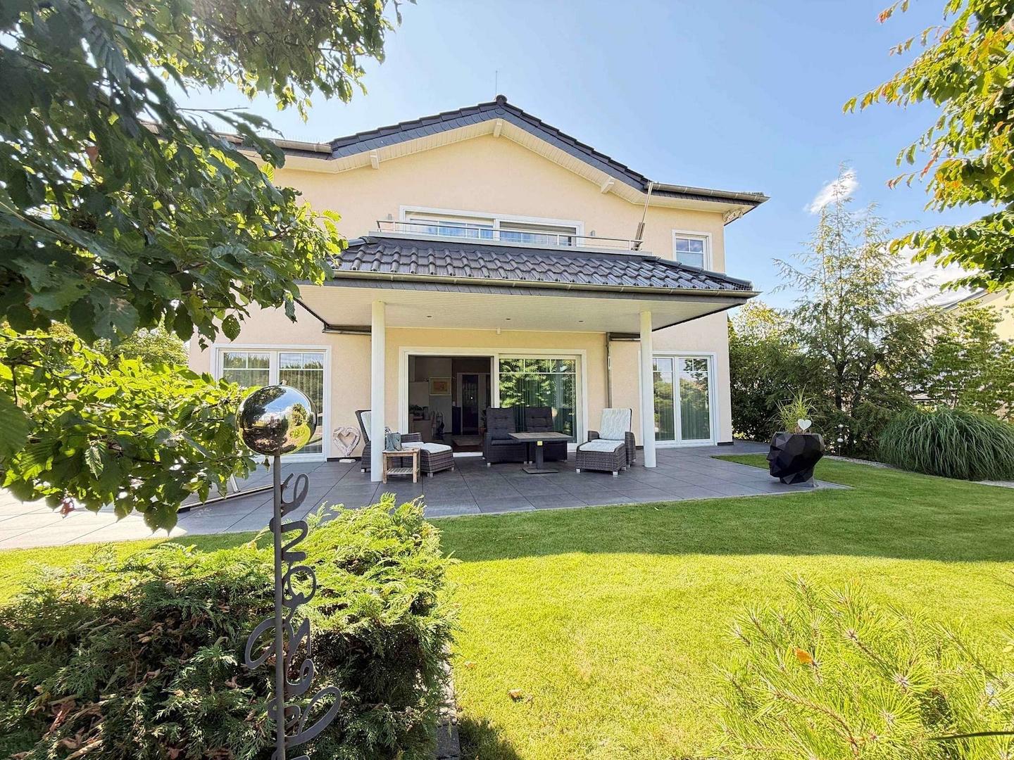 Sonnenterrasse zum Garten