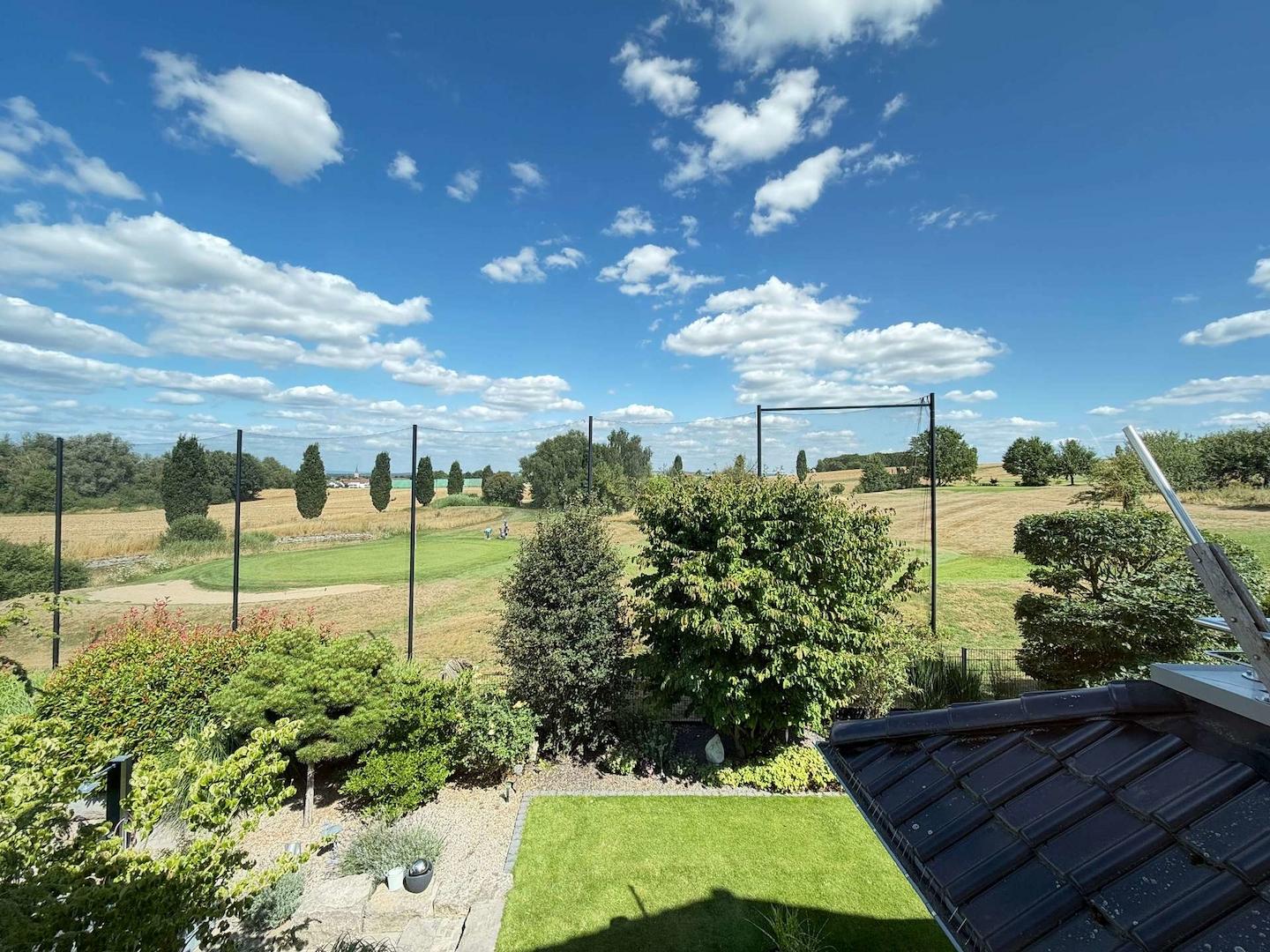 Blick zum Golfplatz
