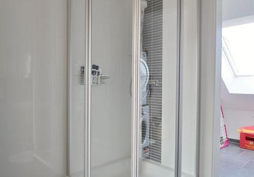 Dusche im kleinen Bad