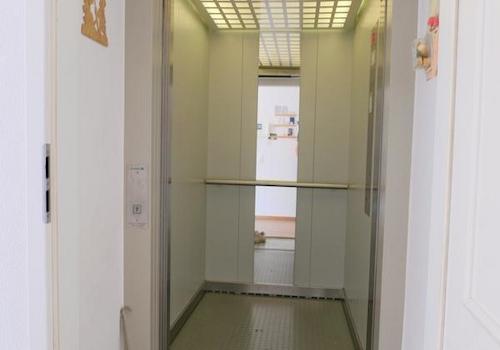 eigener Aufzug zur Wohnung