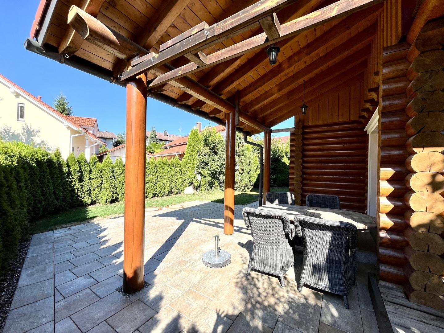 Terrasse überdacht