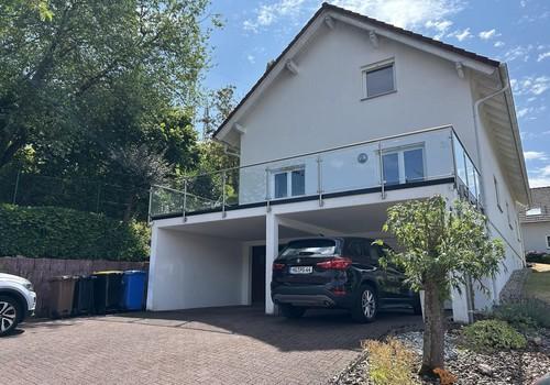 Ansicht Zufahrt/Balkon