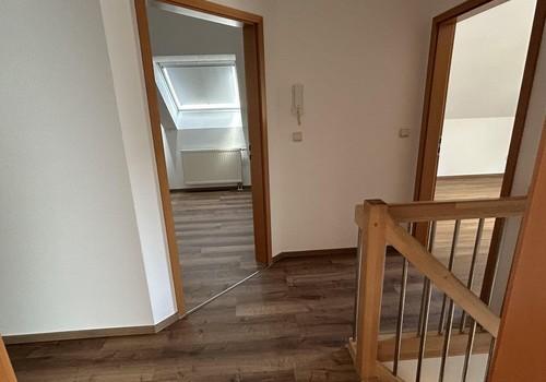 OG Flur Blick zu Schlafzimmer