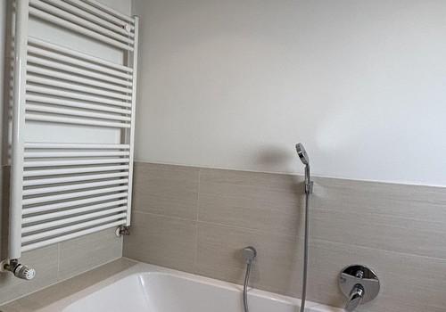 Großzügige Badewanne