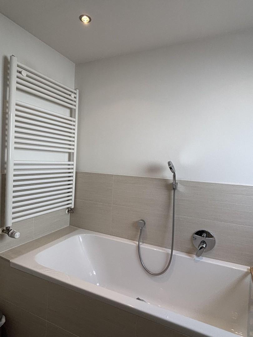 Großzügige Badewanne