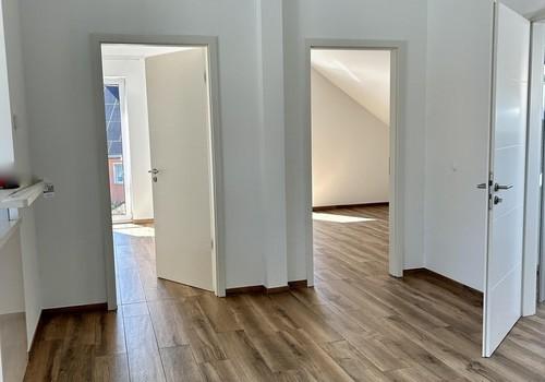 Eltern- und Kinderschlafzimmer
