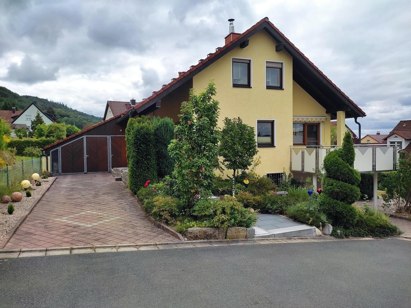 Westansicht  Eingang, N-Garage