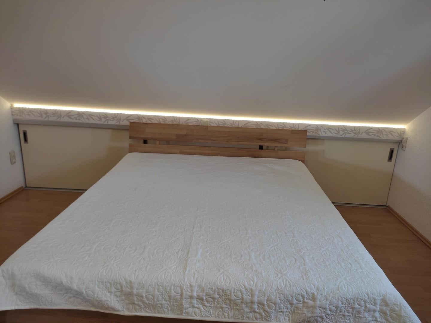 Schlafzimmer, Einbauschrank OG