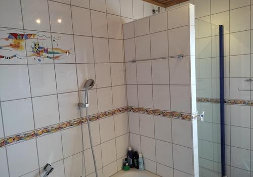 Kinderbadezimmer im EG