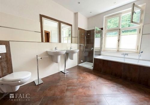 Badezimmer EG