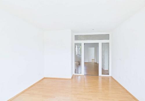Blick vom Wohnzimmer zur Diele