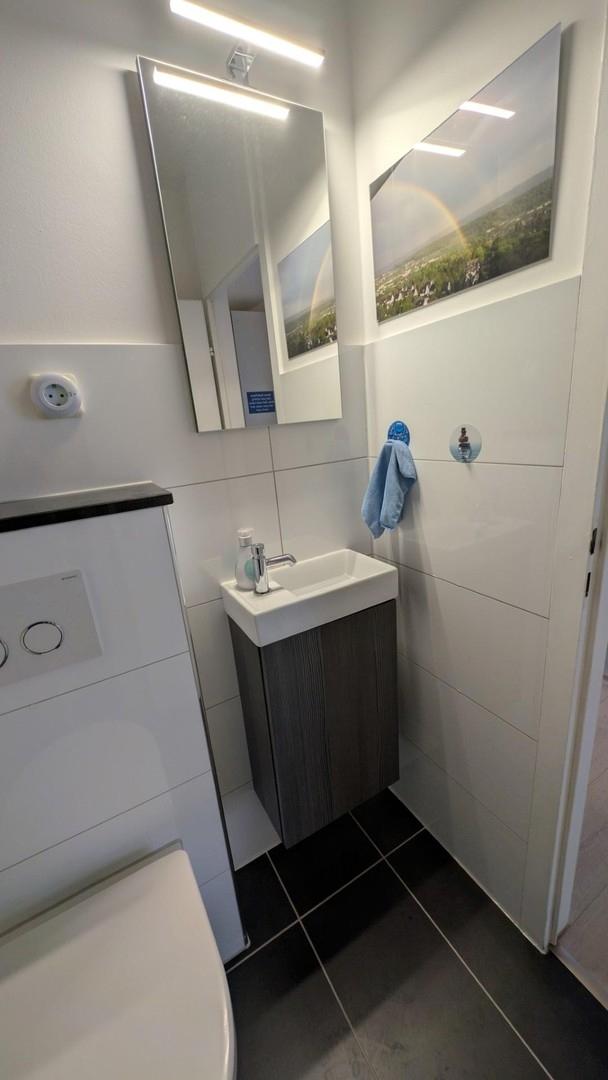 separates WC