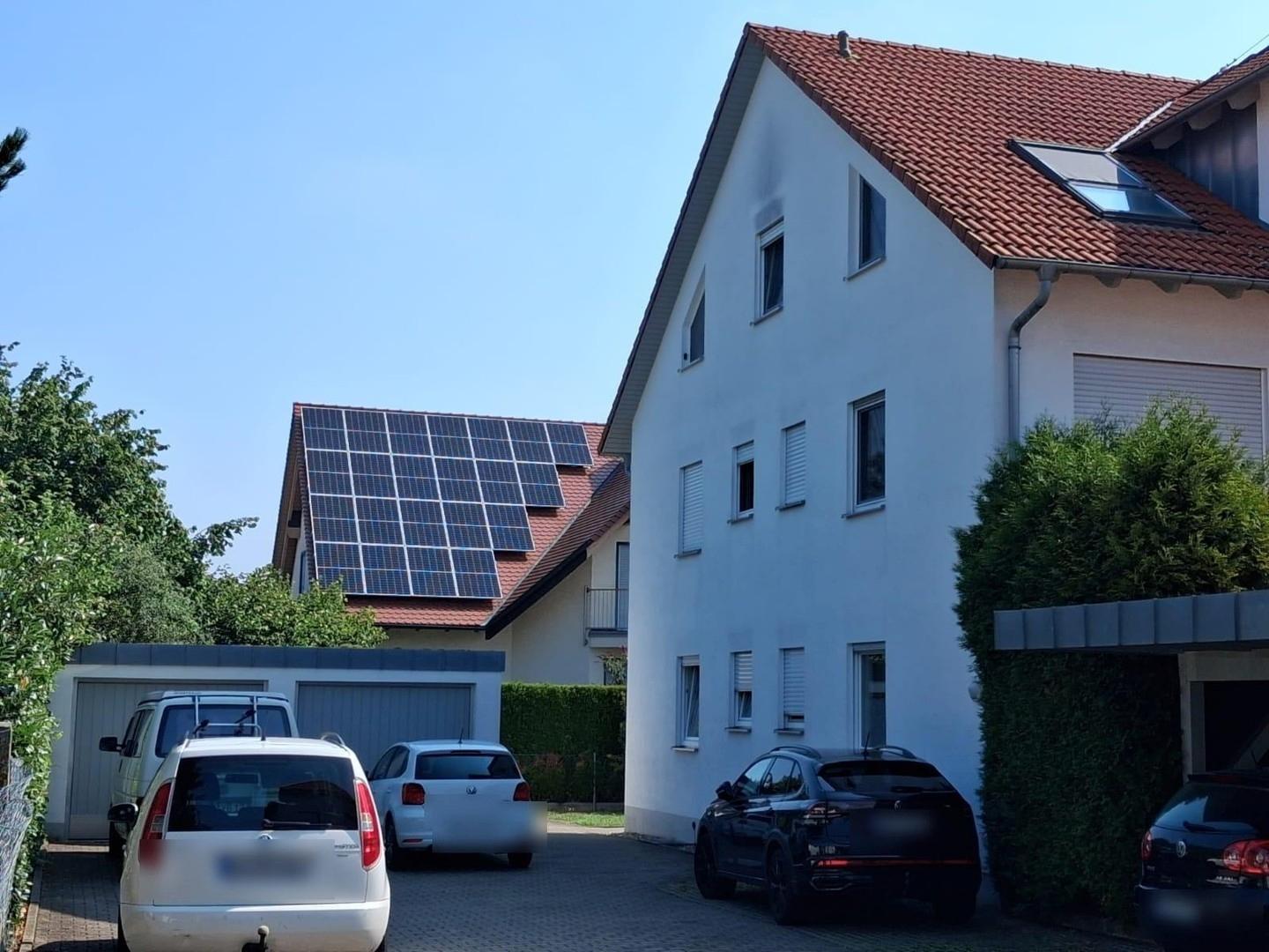 Hausansicht Einfahrt