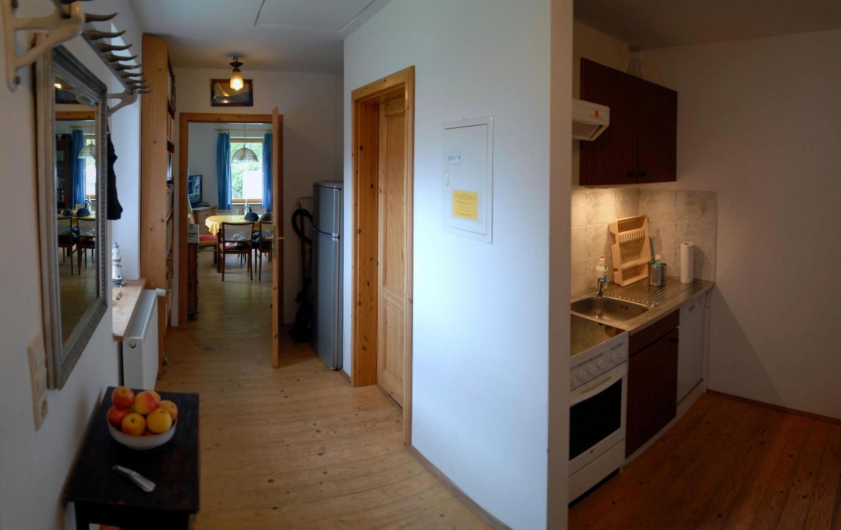 Wohnung 2 Flur mit Küche