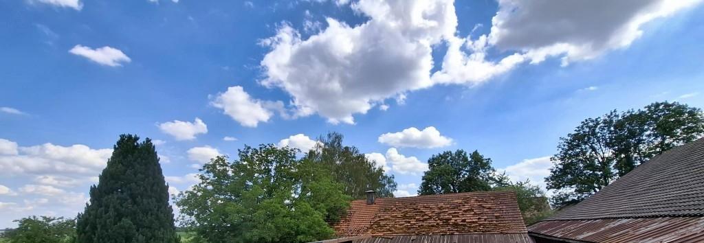V. Balkon - Ausblick in die Natur