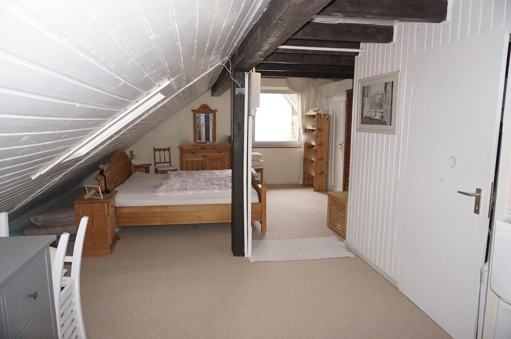 Schlafzimmer DG