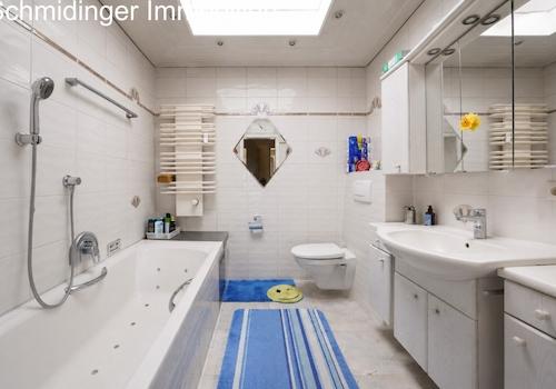 Badezimer mit Oberlicht
