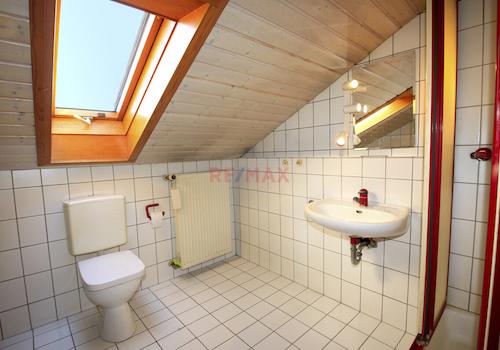 Badezimmer im DG