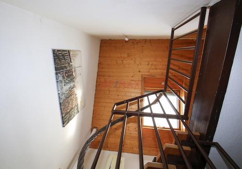 Treppenhaus Blick zum Dach